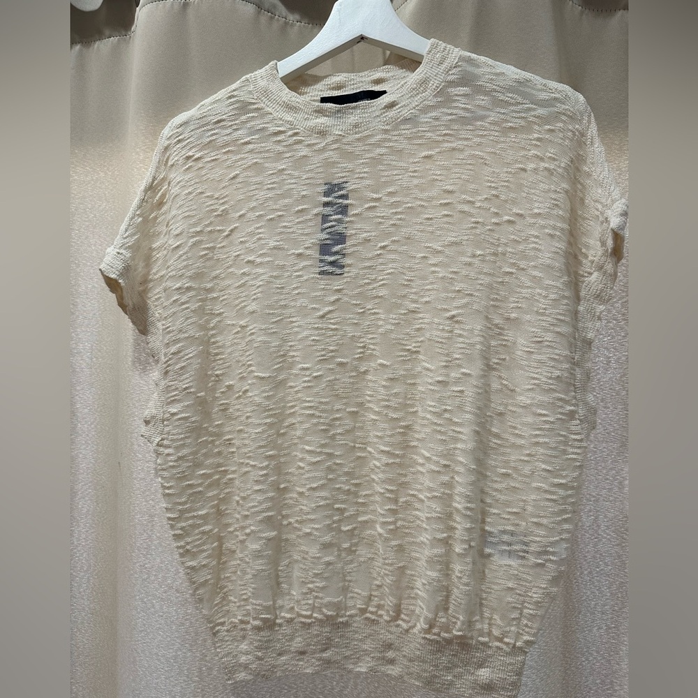 White House Black Market natural cream sheer slub short sleeved pullover / large